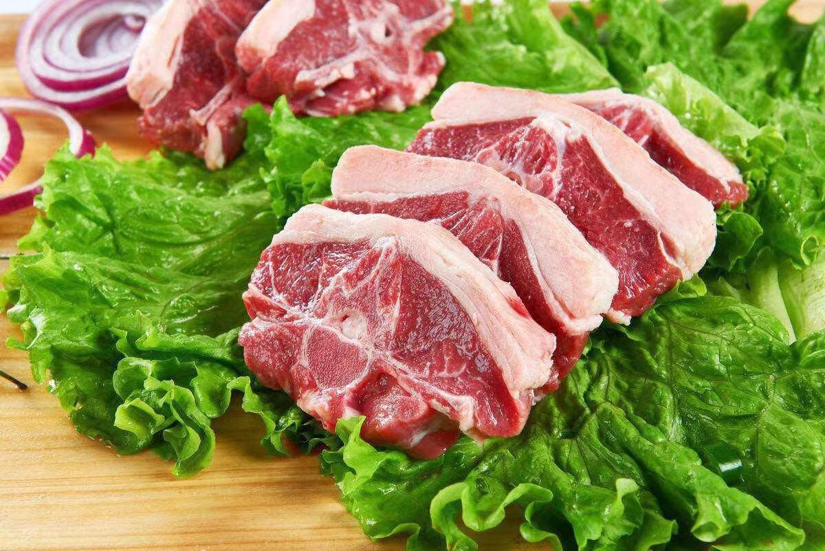囤了大量的牛羊肉过年用